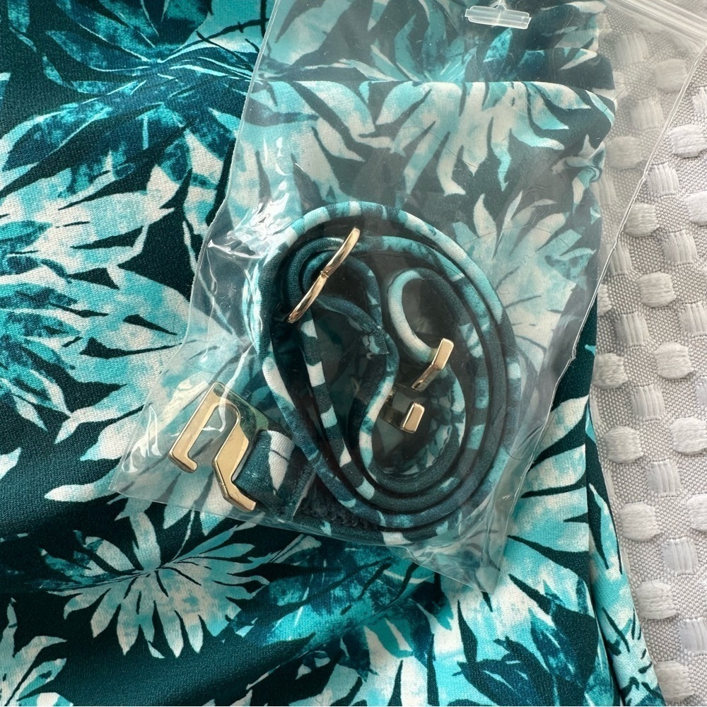 Michael Kors One-Shoulder Aqua Green Leaf Print Swimsuit, size 8 - Picture 8 of 9